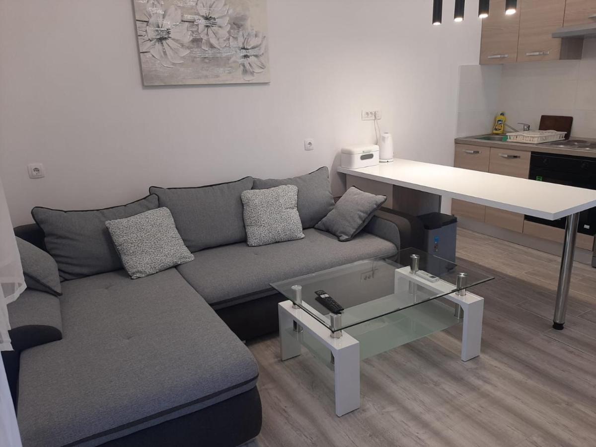 H&F Apartmani Vir Extérieur photo